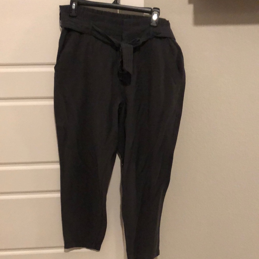 Old Navy paperbag two (2) pairs pants gray & dark purple size Medium PETITE